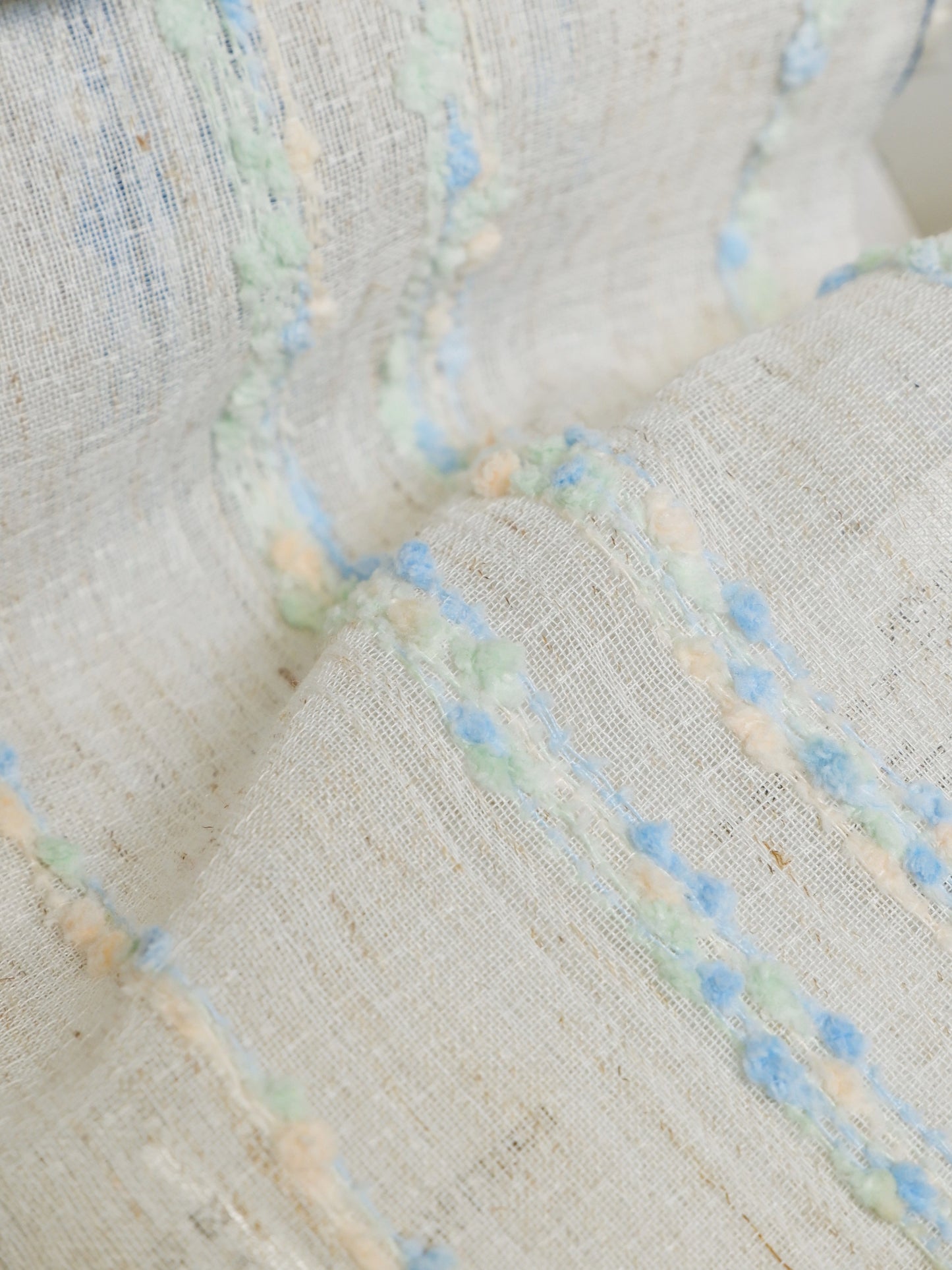 Dottrail Pure White – Textured Sheer Curtain with Soft Tufts