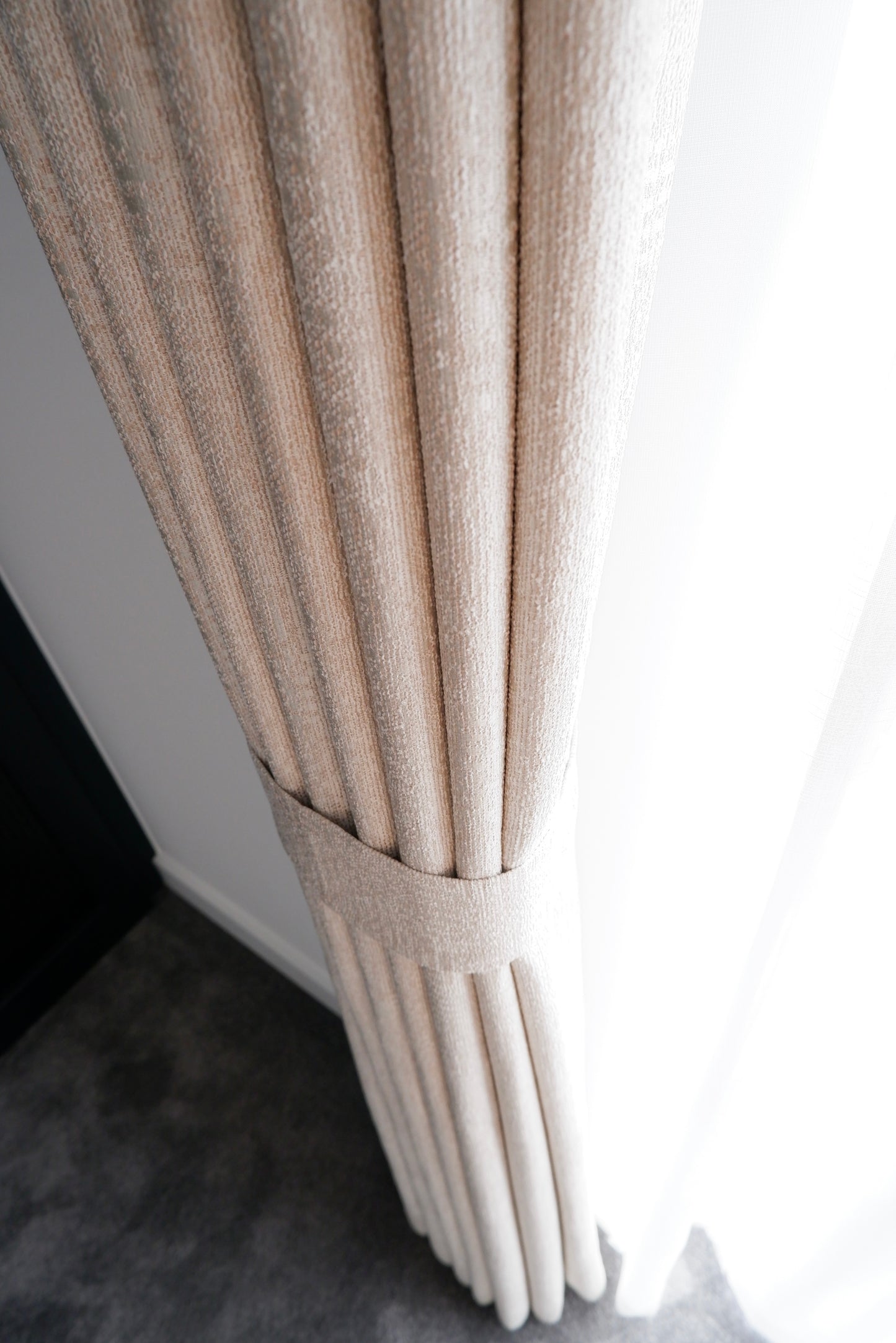 Velvera – Shine Curtain Fabric