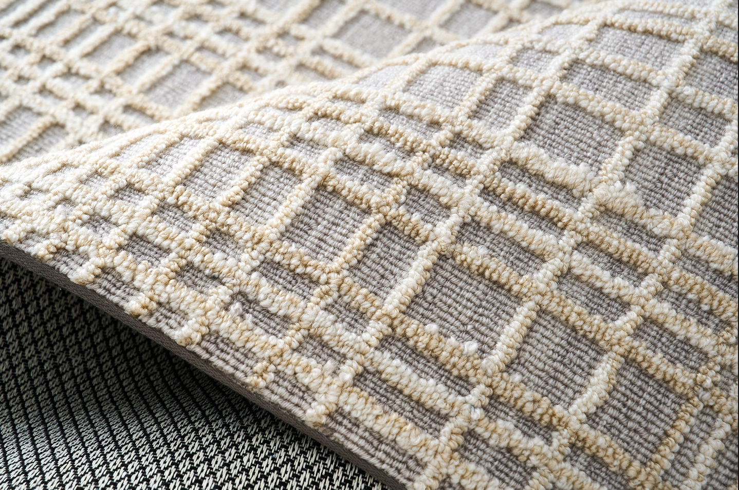 FINO Wool Blend Handwoven Carpet